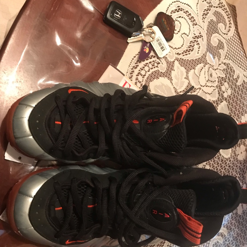 Shoes - Picture 2 of 5